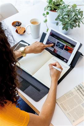 KYOTO - XDXCLUSIVE 10inch Tablet Portfolio With Wireless Charging
